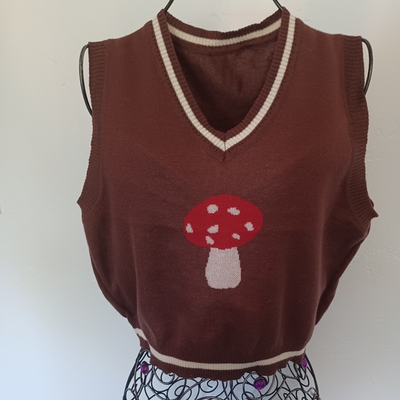 Romwe Sweater Vest with Mushroom Graphic - Picture 1 of 5